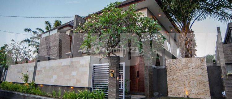 Dijual Murah Villa Dewi Saraswati Seminyak 1