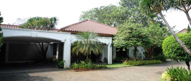 Luxury House on Jl. Ampera Raya South Jakarta, Only 1km to Jorr Toll. Suitable for Living and Business. 1