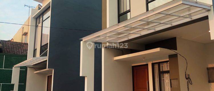 Rumah Minimalis Modern 2 Lantai Dekat Grand Wisata 1