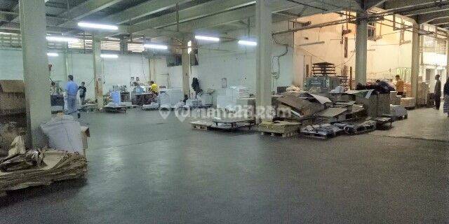 Gudang 3 Lantai Nyambung Dgn 2 Ruko Gandeng di Jl. P. Jayakarta 1