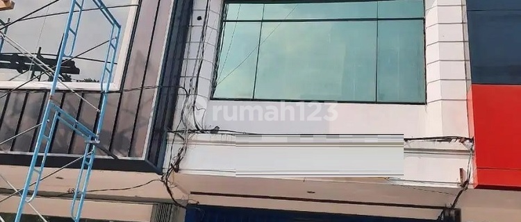 READY-TO-OCCUPY SHOPHOUSE ON DIPONEGORO STREET, RIGHT IN THE CITY CENTER 1