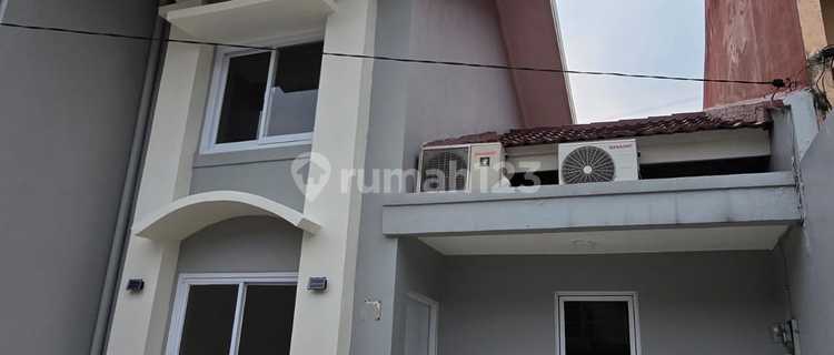 Dijual Cepat Rumah Mezanine 2 Lantai di Sektor 7C Gading Serpong 1