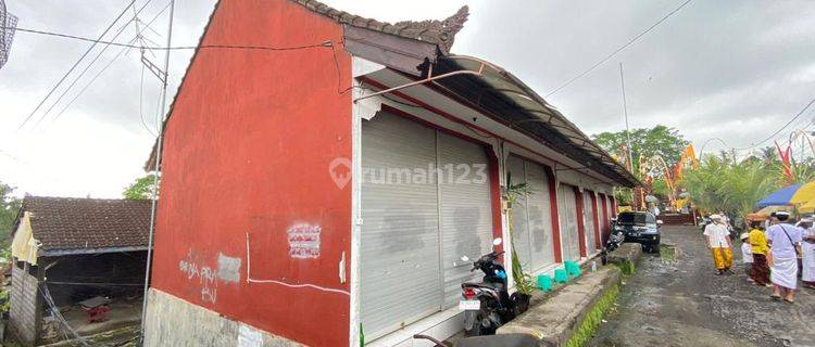 Minimalist Shop in Solid Environment on Jl Rama Delod Peken Tabanan 1