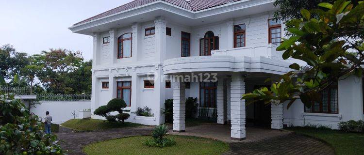 Rumah 2 Lantai Bagus Furnished SHM di Setiabudi , Bandung 1