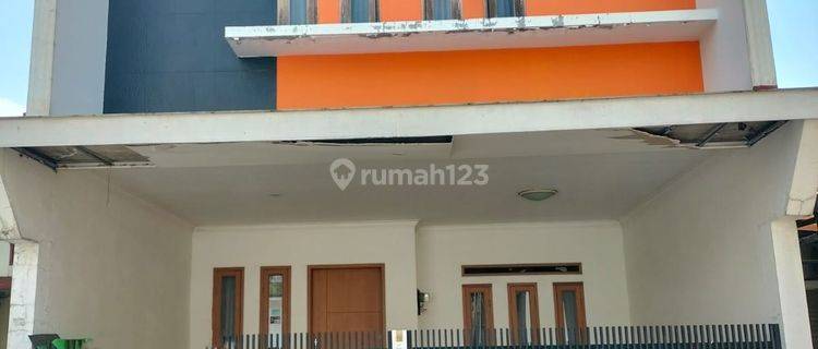 Rumah 2 Lantai Bagus SHM di Komplek Adipura , Bandung 1