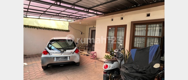 Well-Maintained House for Sale Near Bandung City Center 1