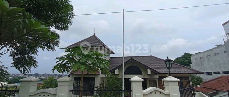 For Sale: Flood-Free Citylight View House in Semarang 1