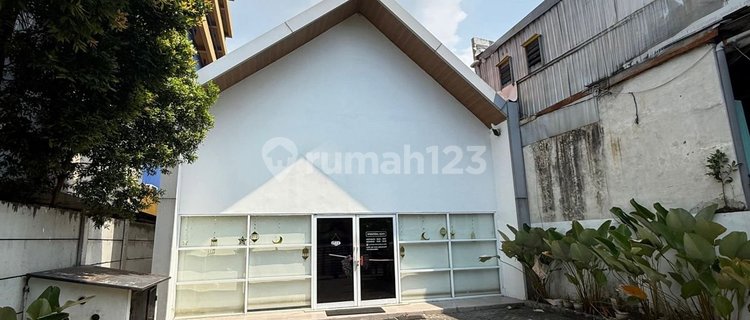 Rent a Business Space in the City Center Near Simpang Lima 1