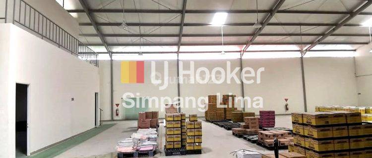 Gudang Strategis Dekat Tol Gayamsari Disewakan di Majapahit Semarang 10.815 lis  1