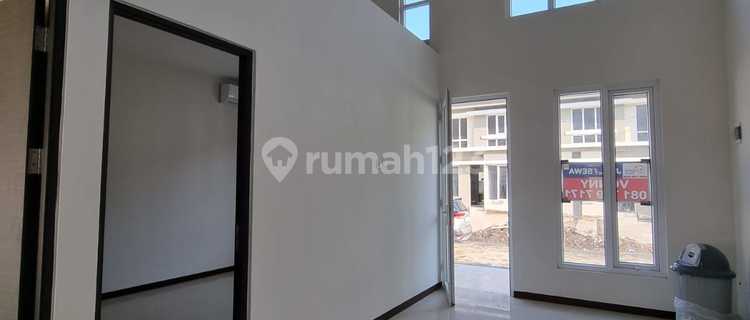 Rumah tengah kota Semarang strategis siap pakai dekat mall The Park Disewakan Di Madukoro Regency, Semarang Tengah (12.290-AUD) 1