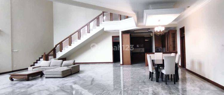 Rumah Mewah 2 Lantai Bagus Full Furnished SHM Luas 670m di Kemang 1