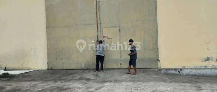 Gudang di tambun Bekasi luas 1200m2 20x60m2 masuk kontener 40 feet pinggir jalan besar full bangunan  1