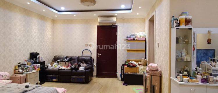 Rumah cantik di green lake city cluster amerika latin uk 6x18 3.5lantai  1