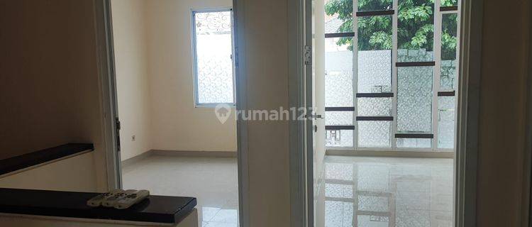 Dijual Rumah Green Lake City Amerika Latin Luas 6x18m2 Jakarta Barat 1