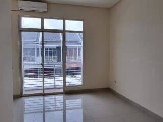 RUMAH GREEN LAKE CITY WEST EUROPE di sewa luas 4x15m2 jakarta barat 1