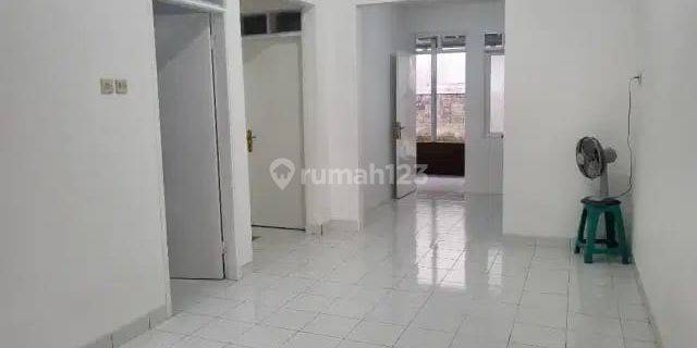 Disewakan Rumah Taman Royal Lt 120m2 Tangerang 1