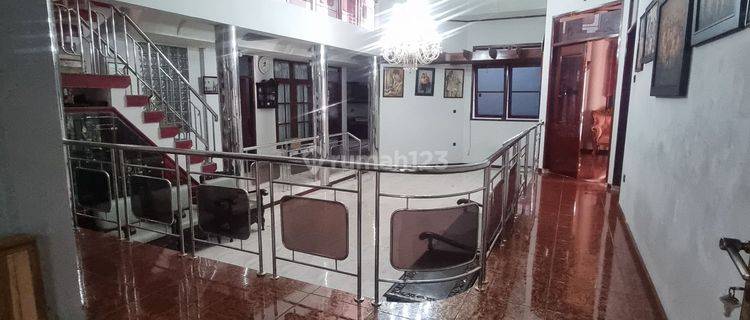 Rumah di sayap ramdan bandung  disewakan untuk kantor 1