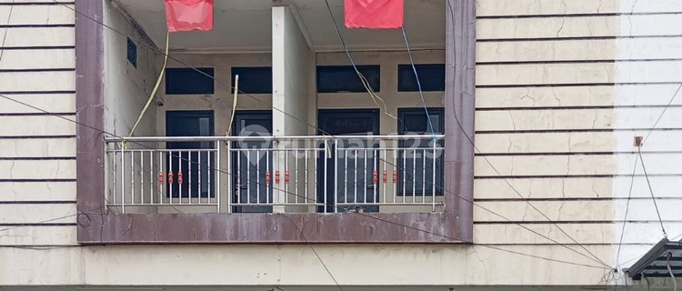 3.5-Storey Ready-to-Use Shop House in Cireundeu, South Tangerang 1
