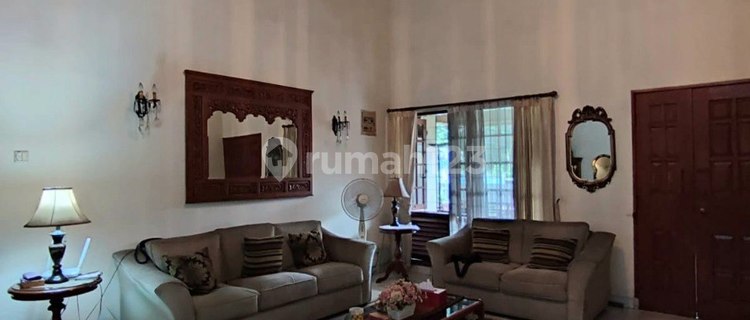 Beautiful Ready-to-Live Tropical Design House in North Kalibata 1