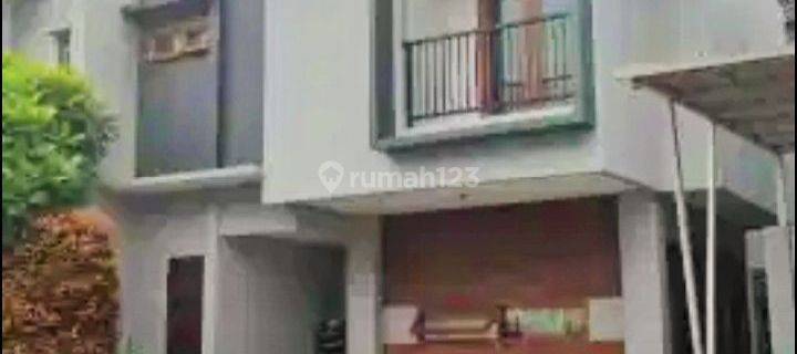 Disewakan Rumah Town House Ekslusif di Cireundeu ada kolam renang komplek, dekat MRT Lebak Bulus 1