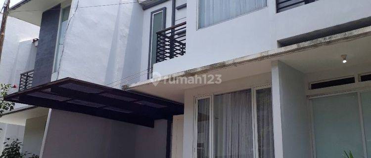 Disewakan Rumah Town House Full Furnished, Dekat Tb Simatupang Dan Pasar Minggu, Jakarta Selatan 1