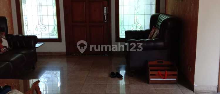Jual Rumah 2 Lantai Bagus di Rempoa, Tangerang, 2bes 1