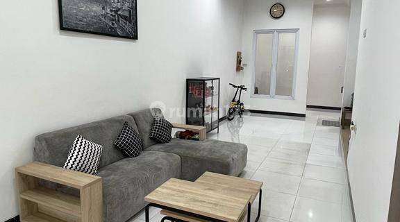 Rumah 3 Lantai Sudah Renovasi, Furnished, Harga Murah Di Johar Baru, Jakarta Pusat 1