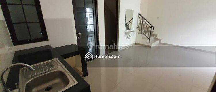 Disewakan Rumah 2 Lantai Ukuran 6x10,5 Bebas Banjir Siap Huni Harga Murah, Lokasi Strategis di Cluster Green Village, Cipondoh, Tangerang, Banten 1