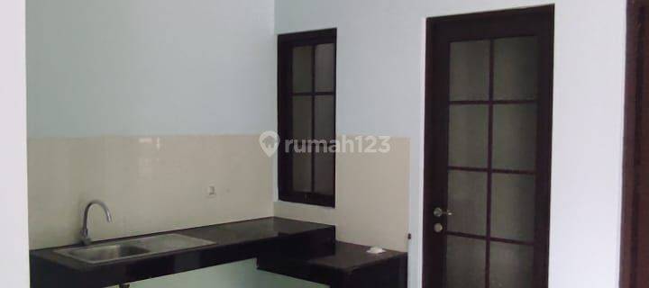 Rumah Hook Siap Huni Harga Murah di Green Village, Cipondoh, Tangerang 1