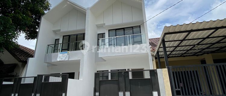 Turun Harga !! Rumah Baru 2 Lantai Siap Huni di Villa Melati Mas Serpong 1