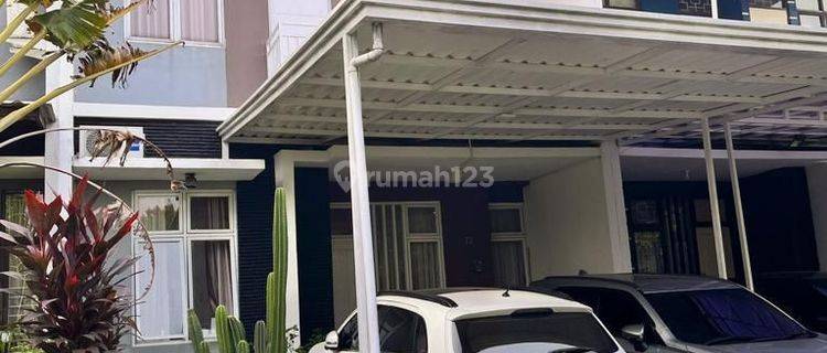 dijual rumah baru beserta furnish dalam cluster rumah terawat dan rapih ada taman depan dan belakang sehingga sirkulasi udara bagus,aman nyaman bebas banjir lokasi mewah deket beberapa sekolah swasta fovourite dan kampus UT,mudah di akses ke lebak bulus d 1