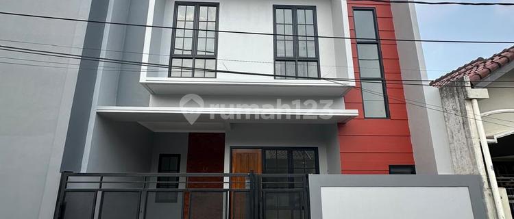 For Sale: New Elegant House with Scandinavian Design, Complete with Carport, Ready to Occup. Built with Selected Materials, Ideal for Young Families. Green and Safe Environment, Flood-Free. 1