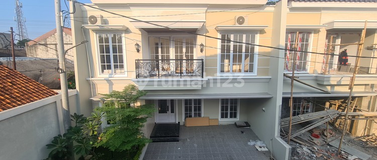 For Sale: New Luxury House Ready to Occupy in a Safe and Comfortable Flood-Free Cluster, Strategic Location Near Desari Toll, 2 Floors with Modern Classic Design, 3 Bedrooms, 2 Bathrooms, Carport for Two Cars. 1