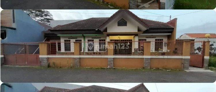 Rumah asri dan aman SHM di Slawi wetan, Kabupaten Tegak 1