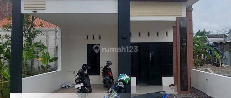 Rumah Baru Desain Keren Lokasi Strategis Tlogomulyo Pedurungan  1