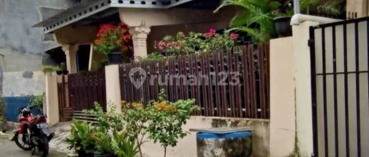 Karang Ayu House Near Tugumuda Simpang Lima Columbia Hospital Udinus Semarang City 1