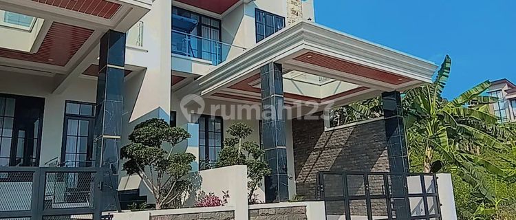 Rumah Mewah Ada Kolam Renang Manyaran Semarang Barat Tdk Jauh Simpang Lima Bandara 1