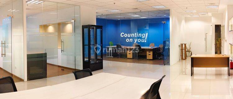 Ruang Usaha Di The Manhattan Square 240 M² Full Furnished Bagus 1