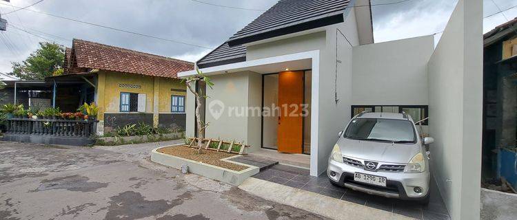 Dijual Rumah Dekat Jalan Raya Jogja Solo Kalasan 1