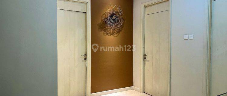 Apartement Pakuwon Waterplace 3 BR Semi Furnished Bagus 1