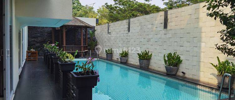 Rumah Mewah Modern Lingkungan Elite River View + Private Pool 1