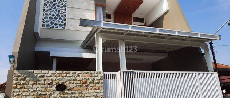 Rumah Mewah Bagus 2 Lt Full Furnished di Banjarsari 1