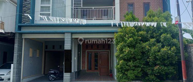 Rumah Bagus 2 Lantai di Klodran Dekat Pintu Tol  1