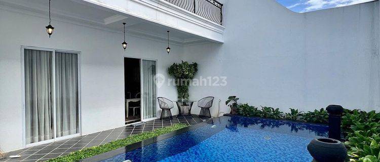 Rumah Mewah Full Furnished Dengan Private Pool Dekat Ke Andara 1