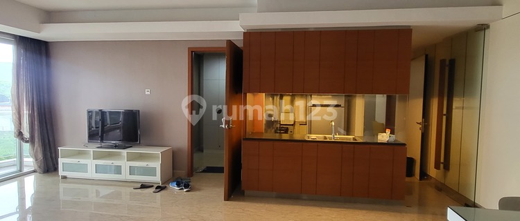 Disewakan Apartemen Royale Springhill Kemayoran 3 Bedroom  Furnished View Pool 1