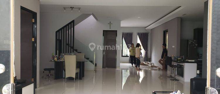 Rumah Cantik Cluster Premium Taman Giri Loka Bsd 1