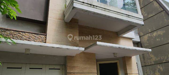 Dijual Rumah Semi Furnished Di Komersial Area Imam Bonjol Sby Pusat 1