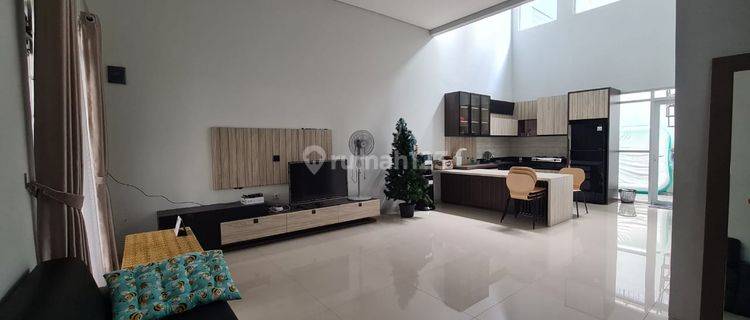 Disewakan Rumah Baru Singgasana Pradana Mekarwangi Bandung 1