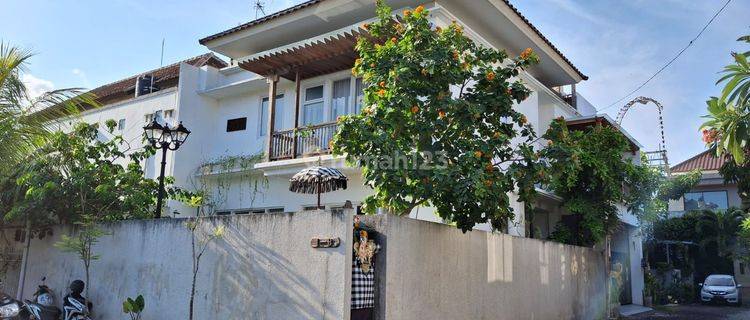 4 Bedroom House With Pool Downtown Renon Denpasar 1