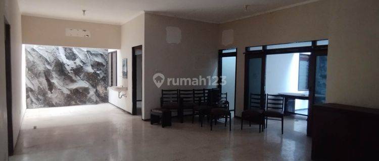 Disewakan Rumah Manyar Surabaya 1
